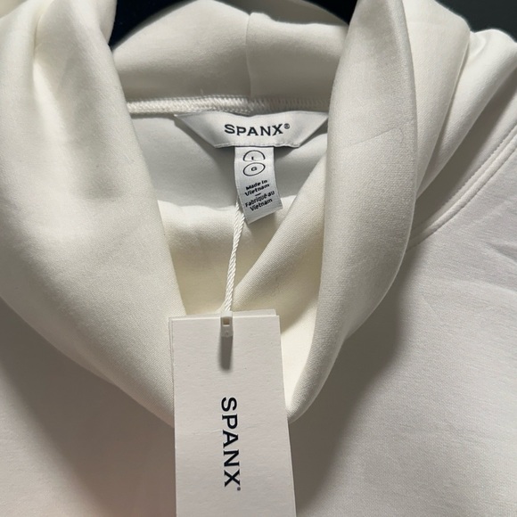 Banana Republic White Turtleneck Sweater - Picture 3 of 5